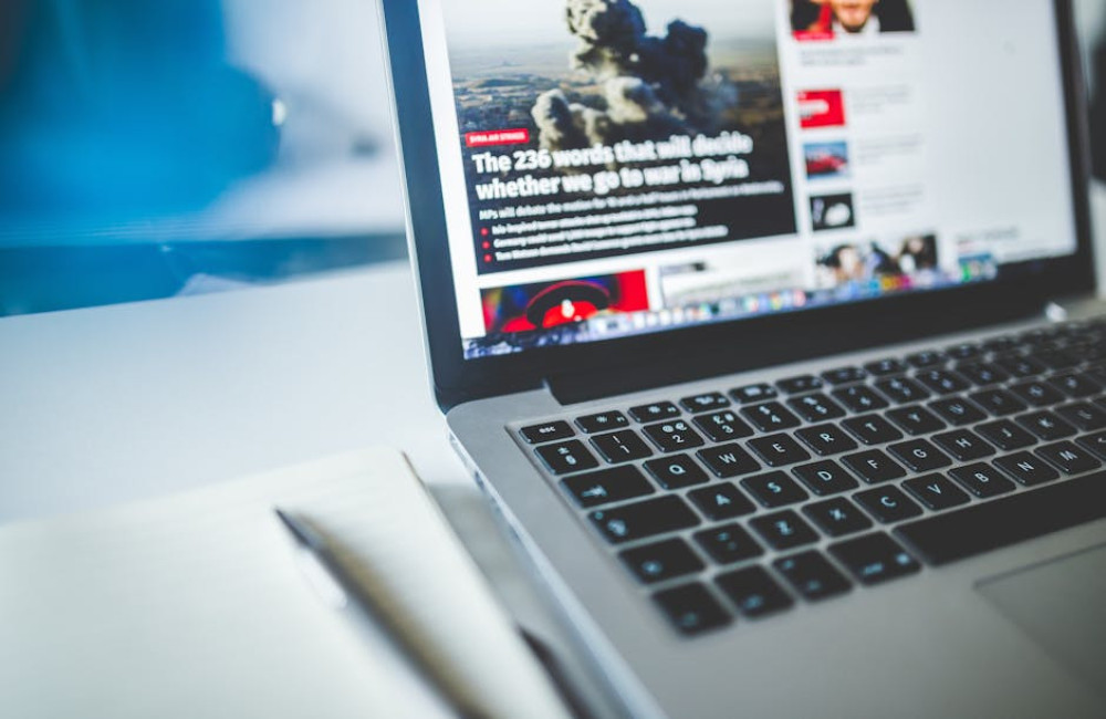 Hoe herken je een betrouwbare online nieuwsbron in een tijd van desinformatie