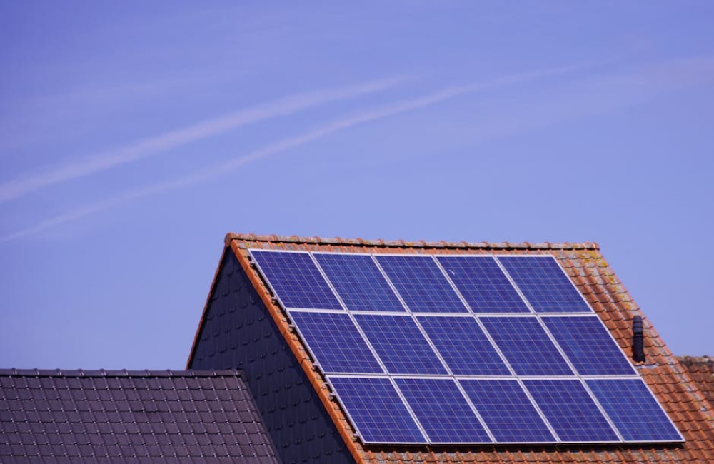 Zonnepanelen en warmtepomp combineren? Hier moet je rekening mee houden